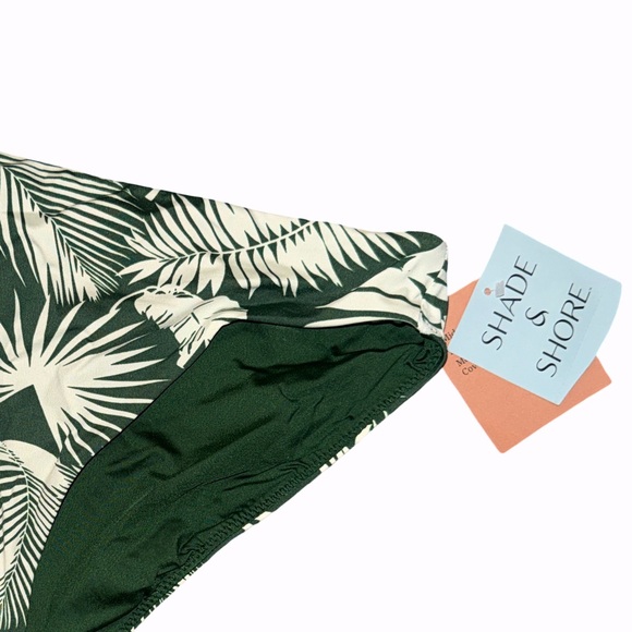 Shade & Shore Women’s Bikini Bottom Mid Rise High Leg
Reversible 
M (8-10)
NWT - Picture 4 of 8